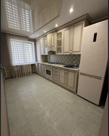 Продам 3 кімнатну квартиру в центрі міста - фото 1