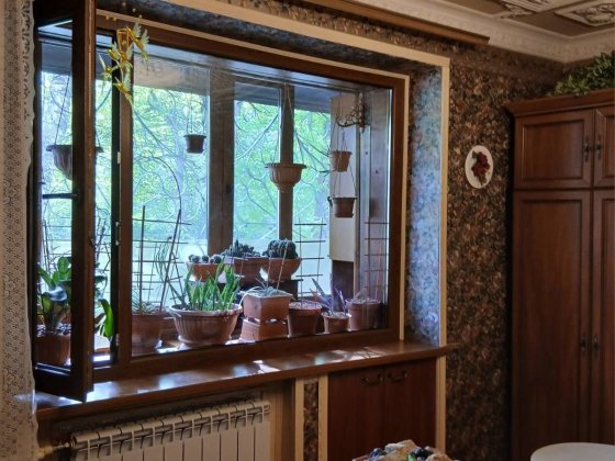 Продажа трехкомнатной полнометражной квартиры в Александровском районе. Запорожье