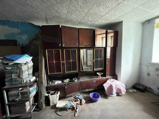 Продам 1 к/к в цокольном этаже, центр, район БСМП Николаев