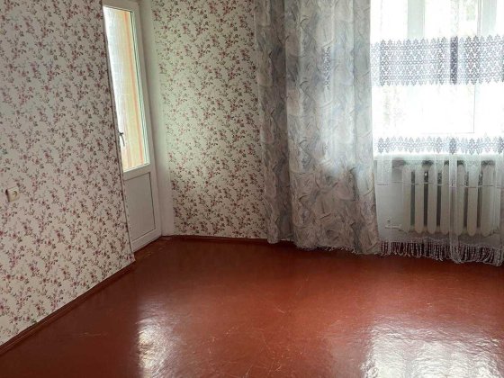 продаю болшую двухкомнатную квартиру Николаев