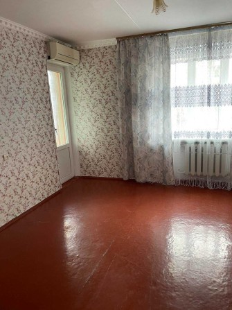 продаю болшую двухкомнатную квартиру - фото 1