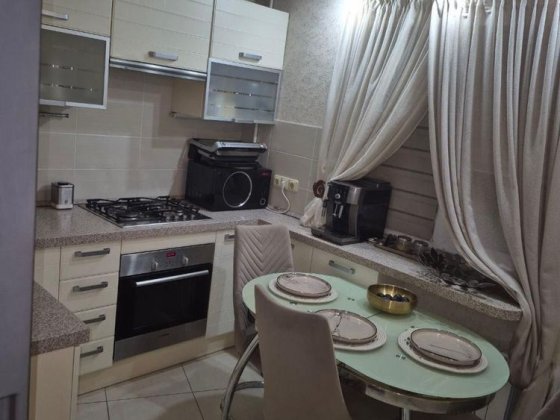 Продам 3к. квартиру з ремонтом та меблями Запорожье