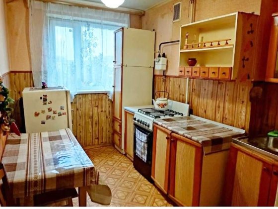 продам 2 кімнатну квартиру 4\9 45\28\7,5 3 Слобідська проспект Центральний,поруч все Миколаїв