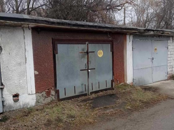 Довгострокова оренда  цегляного гаража в  кооп. № 12 по вул. Героїв Майдану Черновцы
