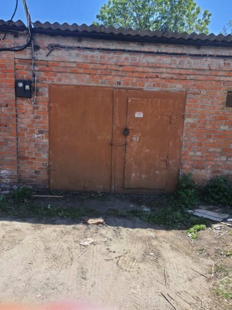 Гараж на Дитячому світі - фото 1