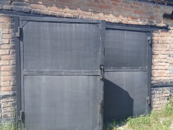 Гараж біля стадіону Новое