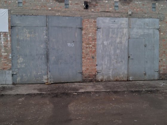 Два бокса під бус або сто Умань