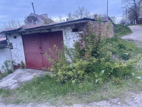 Продам гараж  центр города Чугуїв