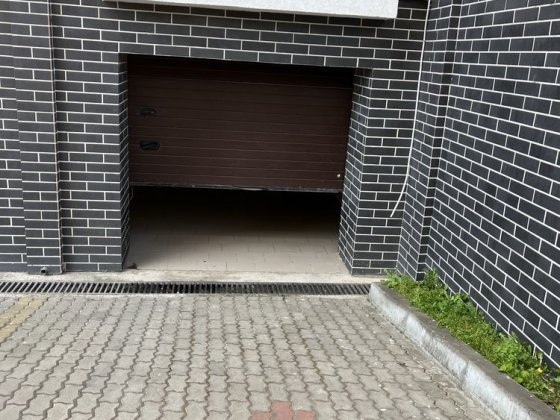 Продається гараж з якісним ремонтом в ЖК Листопад Івано-Франківськ