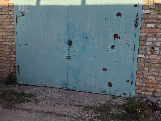 Гараж з підвалом
