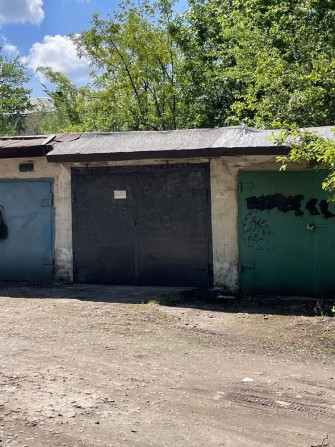 Гараж продается на 96м во дворі - фото 1