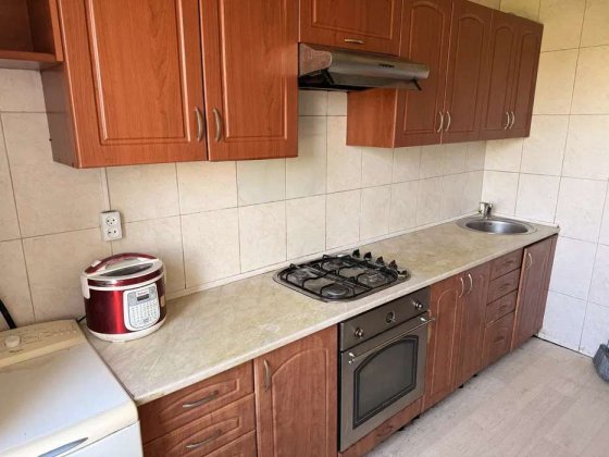 Продаж 3 кімнатної квартири по вулиці Ореста Левицького 11/32  64.7/38.4/7.7 Деснянського району мас Київ