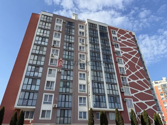 Продаж 2 кім 77 м2 з ремонтом на Богдана Хмельницького Львов