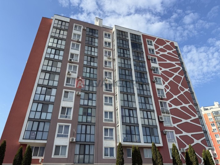 Продаж 2 кім 77 м2 з ремонтом на Богдана Хмельницького - фото 1