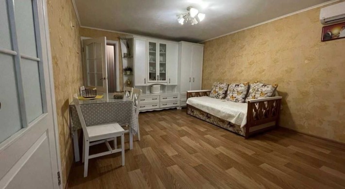 Продаю 2 комнатную квартиру в Центре - фото 1