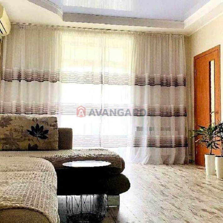 Продам повнометражну 3-х кімнатну квартиру.Правий. - фото 1
