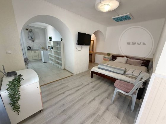 Продаж 2к квартири Маріупольська/В.Морська на 1 поверсі з 2 / Сталінка Миколаїв