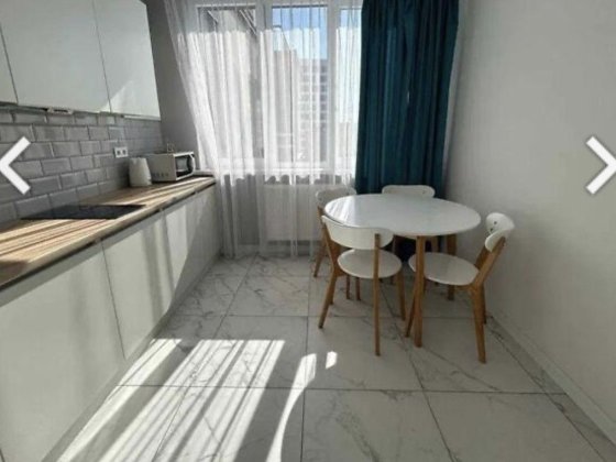 Продаж 1-кім. квартири 37 м.кв., в. Лінкольна євроремонт Львов