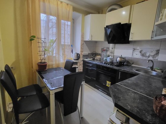 Продам 2к квартиру в Шевченківському районі Запоріжжя