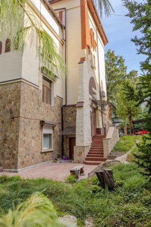 Продаж 5-ти кімнатної квартири по вул.Кубанська. - фото 1