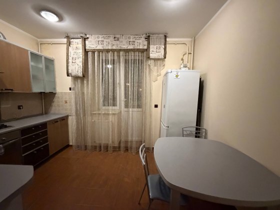 Підселення дівчини в окрему кімнату Івано-Франківськ