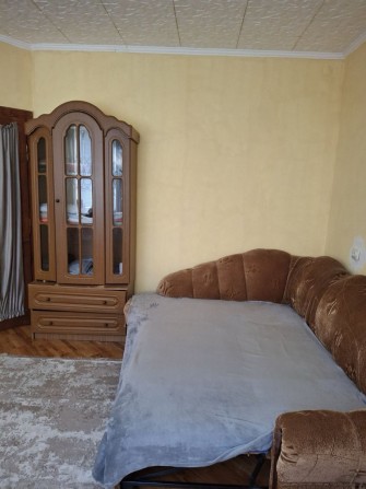 Здається окрема кімната в будинку для дівчини - фото 1