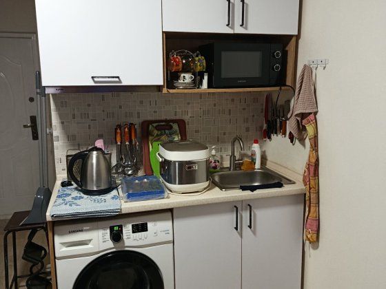 Здається кімната у гуртожитку з власним санвузлом з технікою  на 3 поверсі  по самійла кішки   7 500 Черкаси
