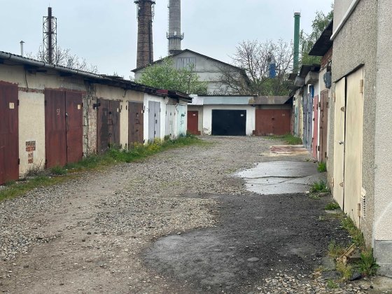 Довгострокова оренда гаража на вул. Тролейбусній в гаражному кооперативі 15 в м.Івано-Франківську Клузів