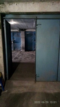 продам гараж-бокс на Г.Крут Черепіна АВТОЛЮБИТЕЛЬ на 1-му поверсі - фото 1