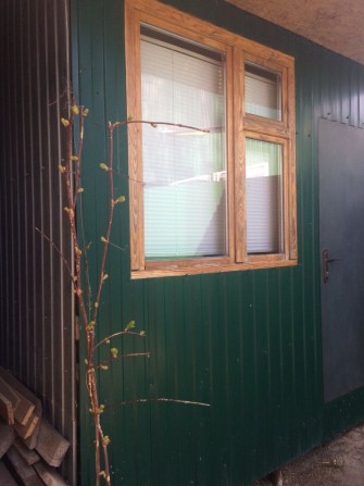 Продам будиночок з гаражем на 1 причалі - фото 1