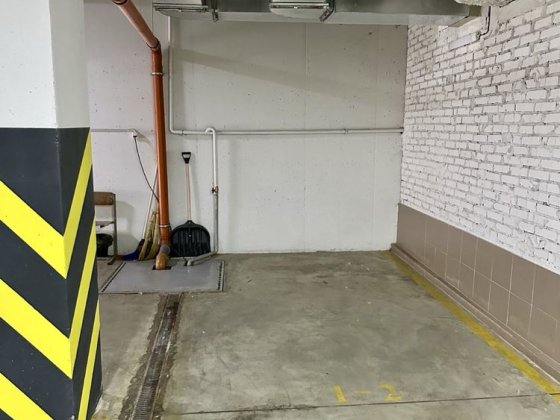 Продам Підземне Паркомісце Київ вул.Гоголівська 43