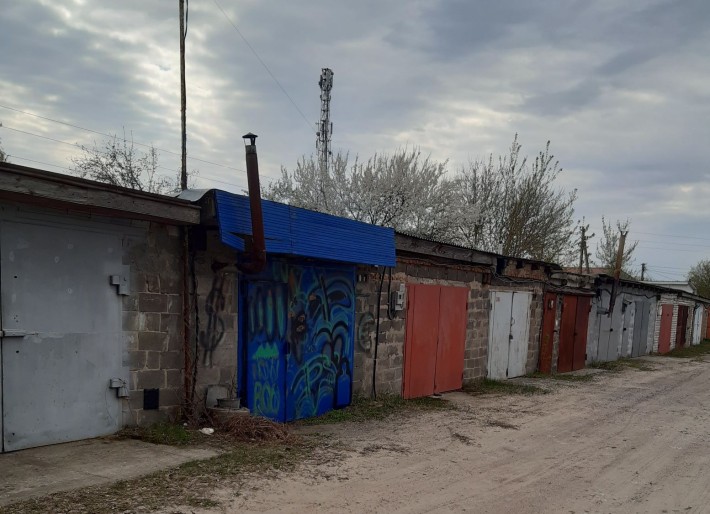 Продам гараж в с.Щасливе с бетонным перекрытием - фото 1
