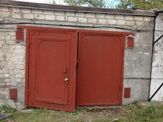 Продам гараж в районі поліції Вараш