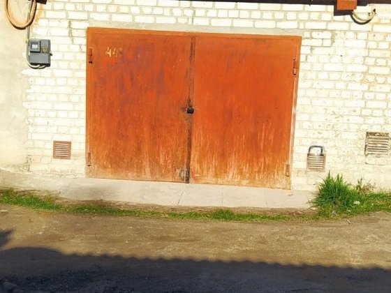 Продам гараж, кооператив 'шляховик' за білим замком Петриков
