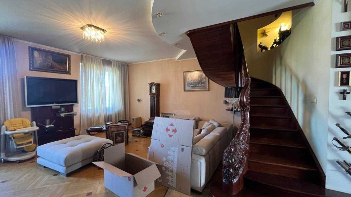 Продаж квартири на вул. Олеся - фото 1
