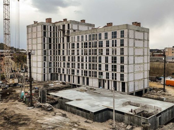 Простора 2-кімнатна квартира 79.94 м² з балконом-лоджія у ЖК Father Львів