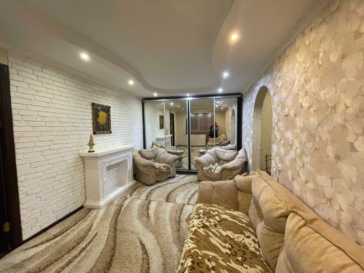 Продаж 3 кк, Космонавтів, Стройринок. 2 поверх! Ремонт - фото 1