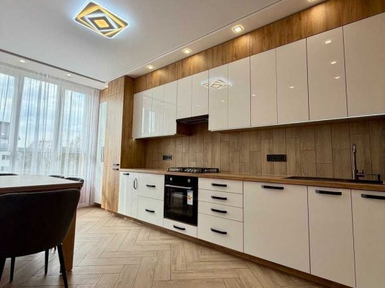 Продаж 2 кім. квартири вул. Трулейбусна Львов