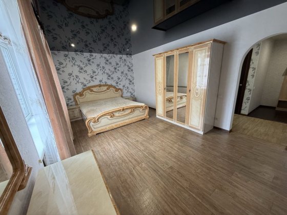 Продажа  добротной 1-ки 8 марта, район 8 причала