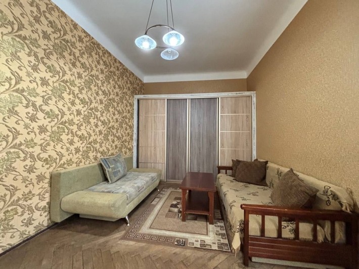 Продаж квартири ближній центр:  вул. Бандери ( біля Політеху) - фото 1