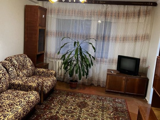 Продам 3-х кімнатну квартиру. Ладыжин
