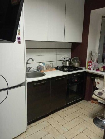 Продам 2 к.із.кв. біля метро, Нові Будинки - фото 1
