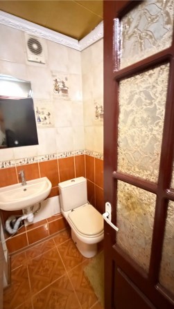 Продаю 2 кімнатну квартиру на 1 поверсв , Сухий Фонтан, вулиця Робоча - фото 1