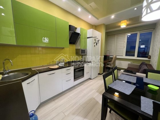 Продажа 2к  48.8 кв. м  вул. Ст. Партали  Балакирева Центр Павлове поле Харьков