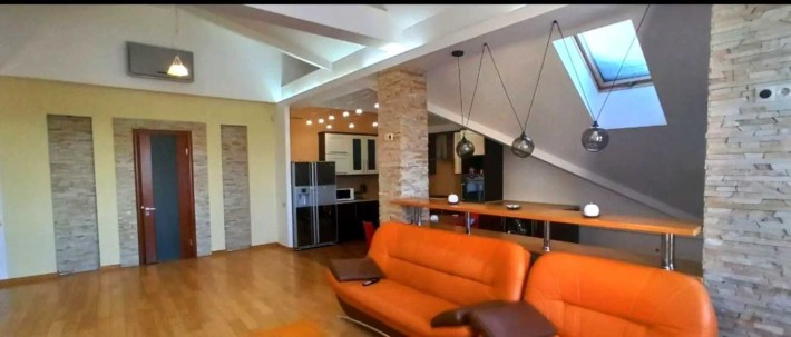 Продаж дворівневої 4 кім. квартири по вул. Дж. Вашингтона - фото 1