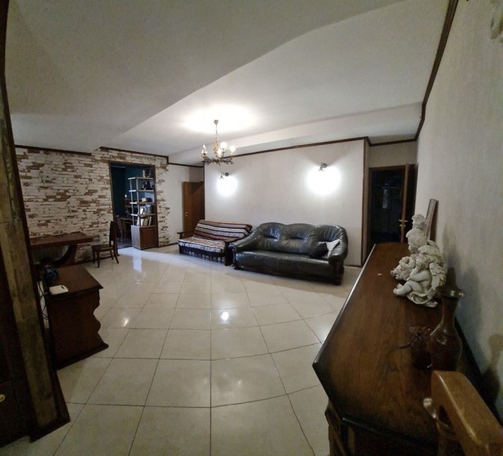 Продаж 3 кімнатної квартири у Центрі, вул. Садова - фото 1