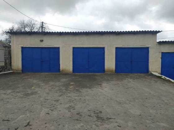 Гараж з оглядовою ямою площею 20,5 кв.м, Хмельницька обл. смт Нова Ушиця Нова Ушиця