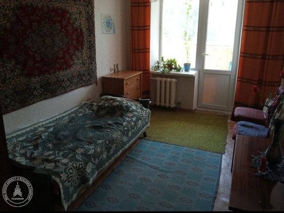 Продається простора 4к.квартира Михайлівці