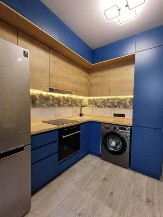 Продам яркую просторную 1-к квартиру | 5 этаж | центр и озеро рядом - фото 1