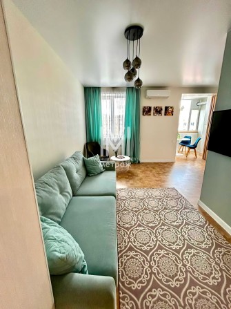 Продаю 4-к 122м2 ЖК Лазурный, метро Центральный Рынок, Центр - фото 1